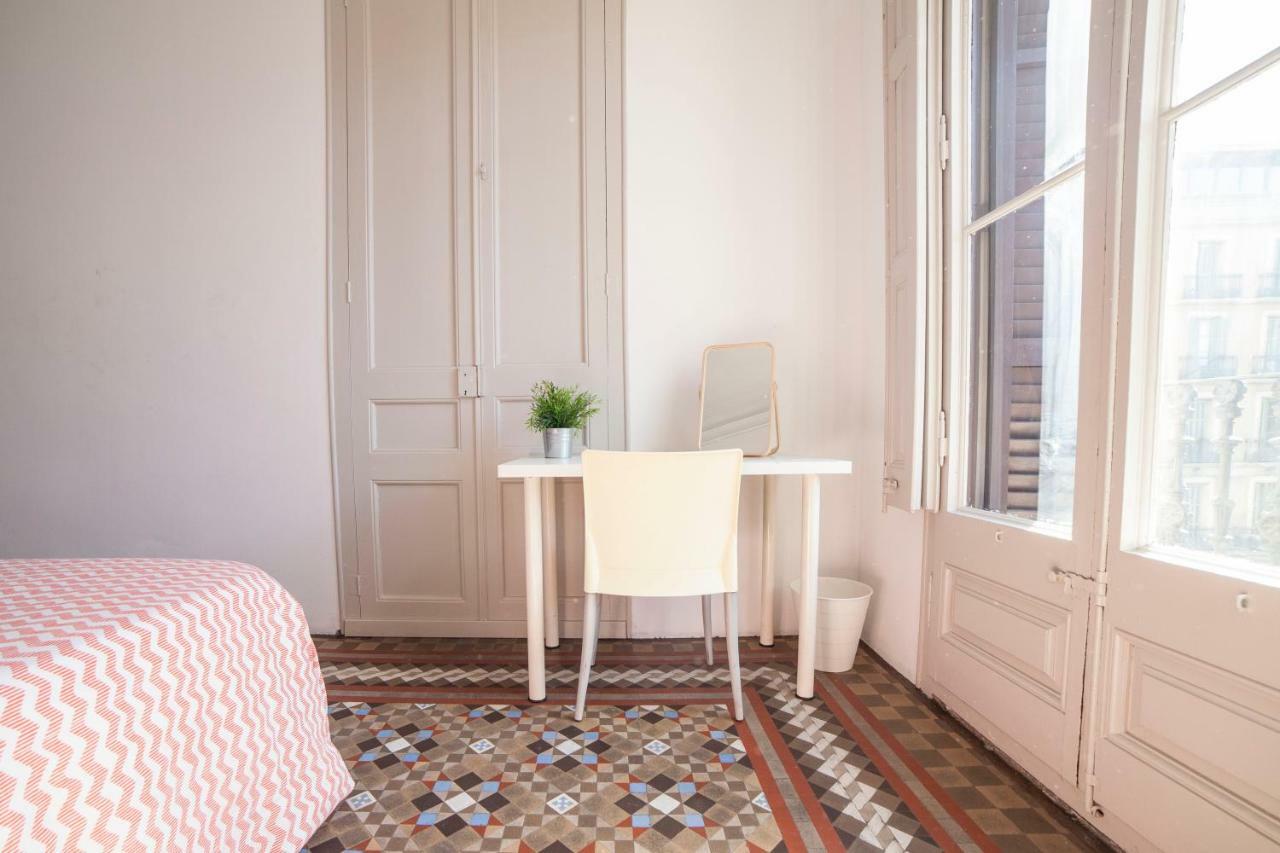 B21-Apartamento Modernista Para Grupos Barcellona Esterno foto